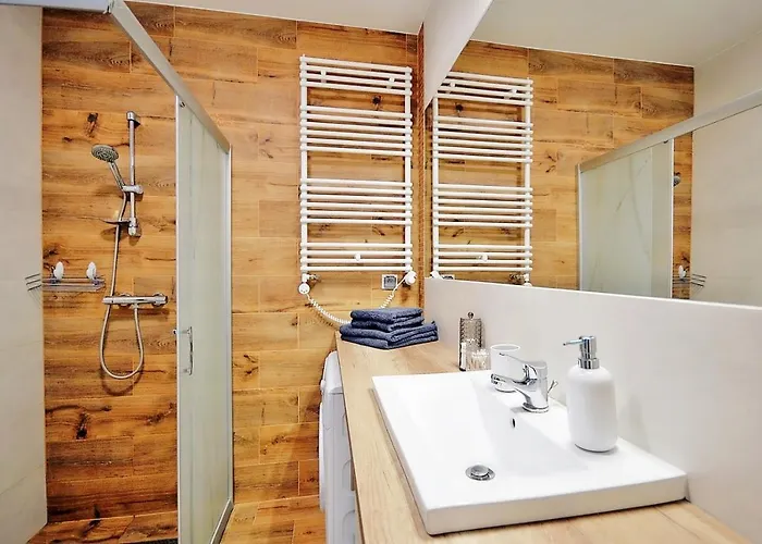 Polanki Park Nemo アパート *